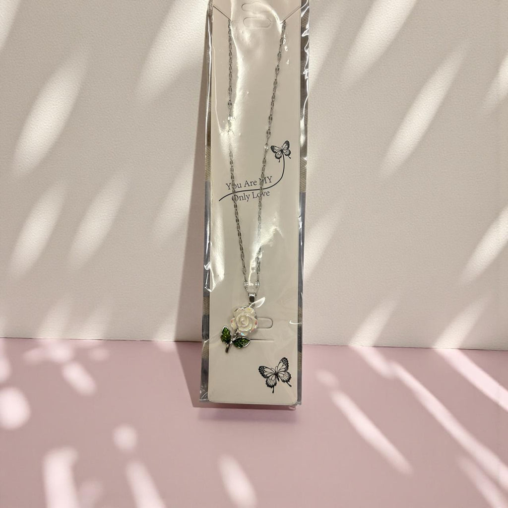 Silver flower necklace