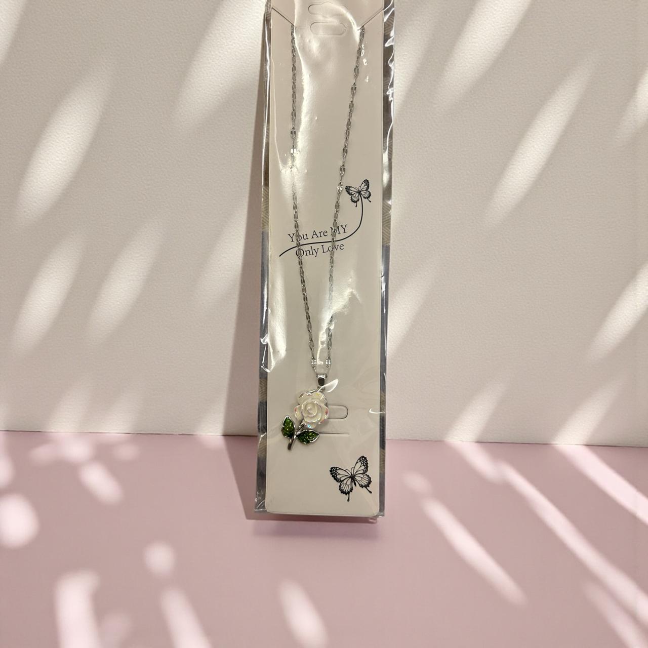 Silver flower necklace