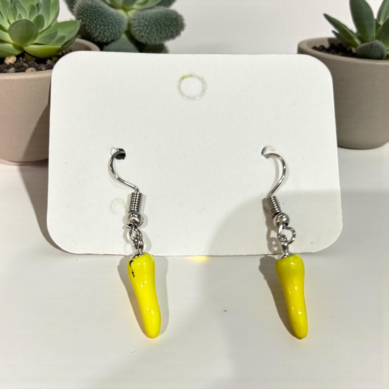 Trendy pepper earing
