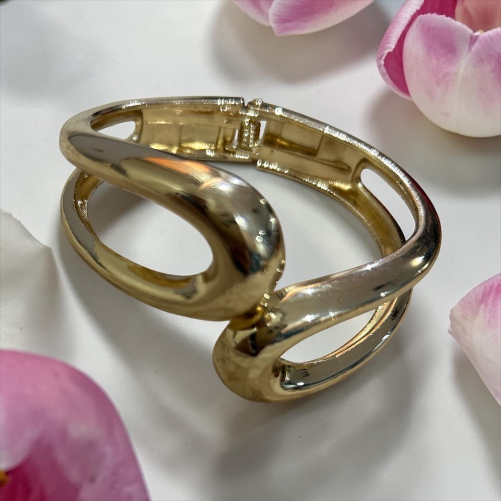Elegant Gold bangle