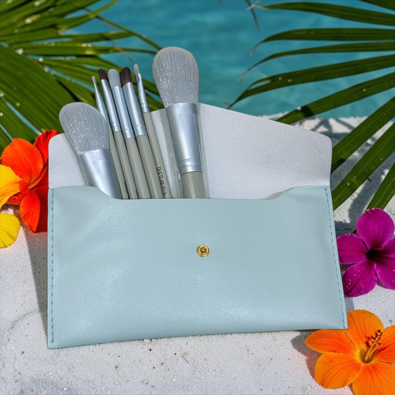 7 Piece Compact Makeup Brush Set with Wallet