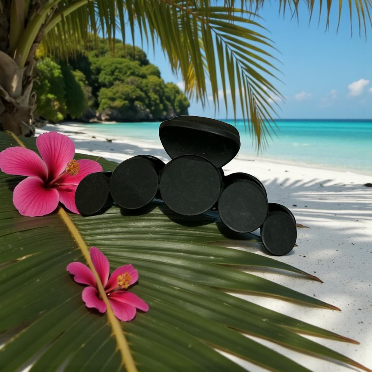 A Simple, wonderful Black Hair claw clip