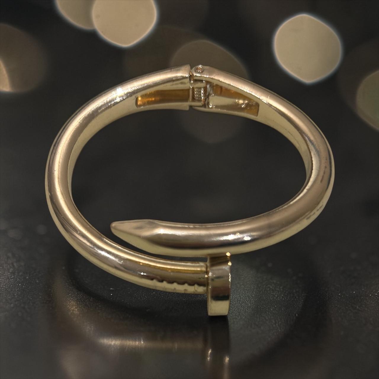 Trendy nail bangle