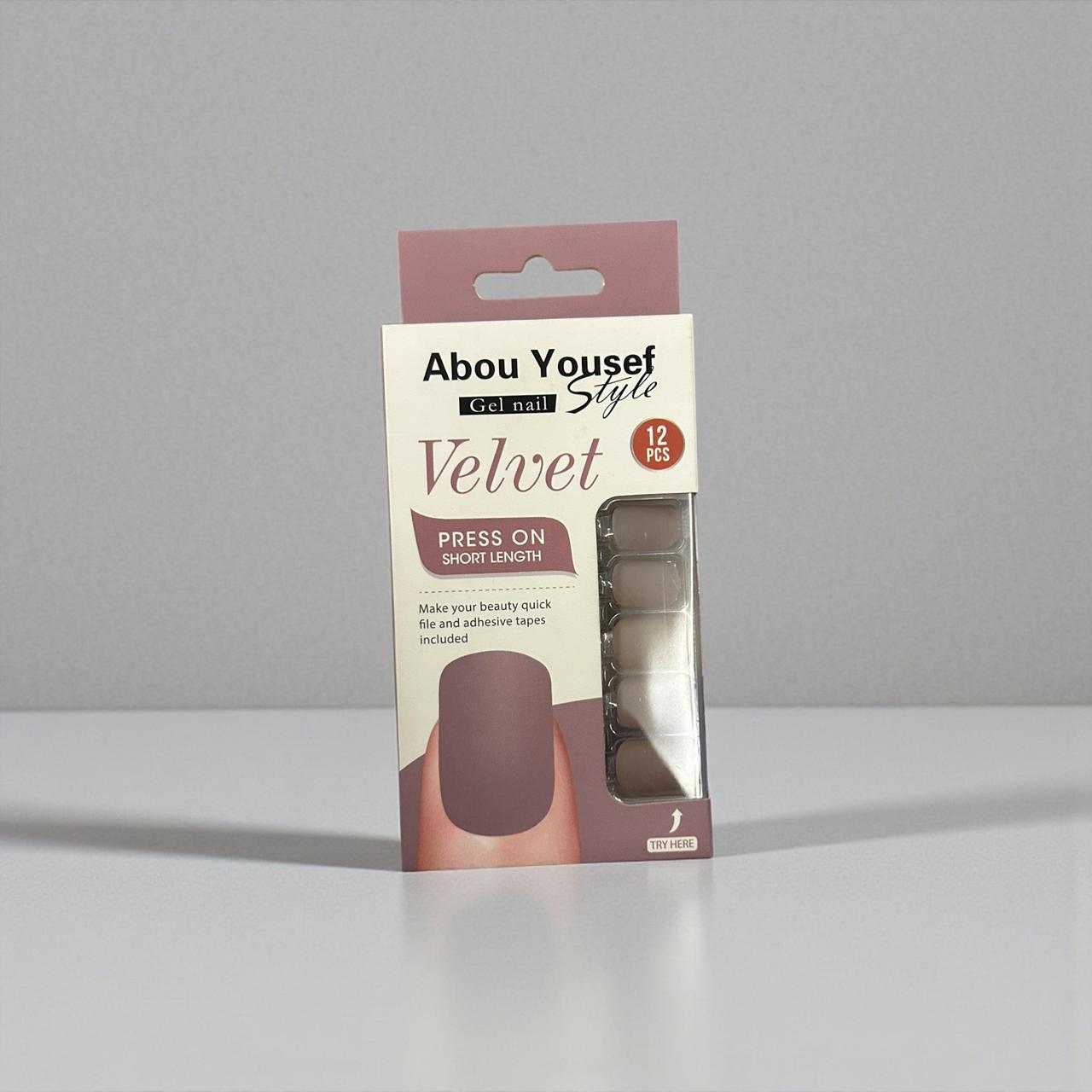 Abou Yousef violet nails