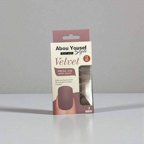 Abou Yousef violet nails