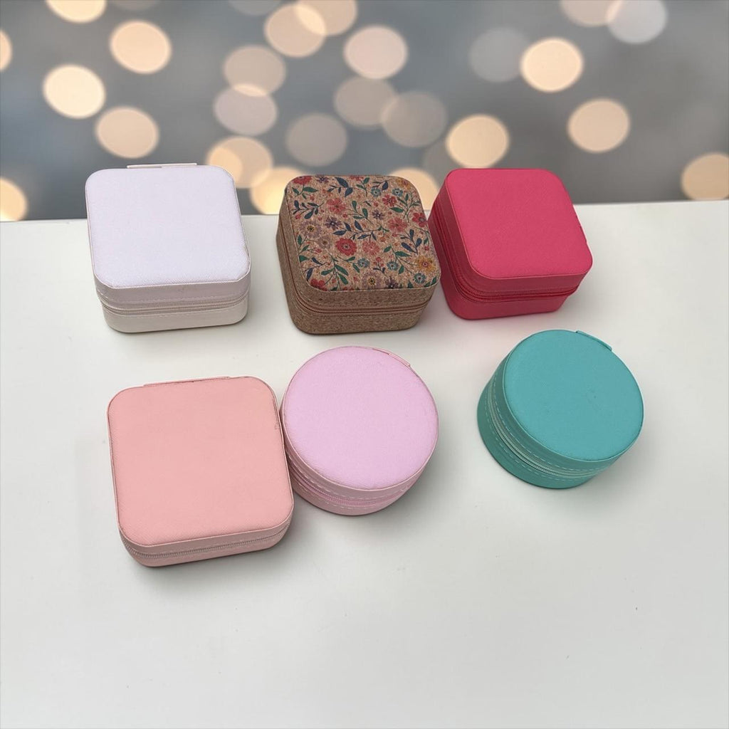 Mini jewelry organizer