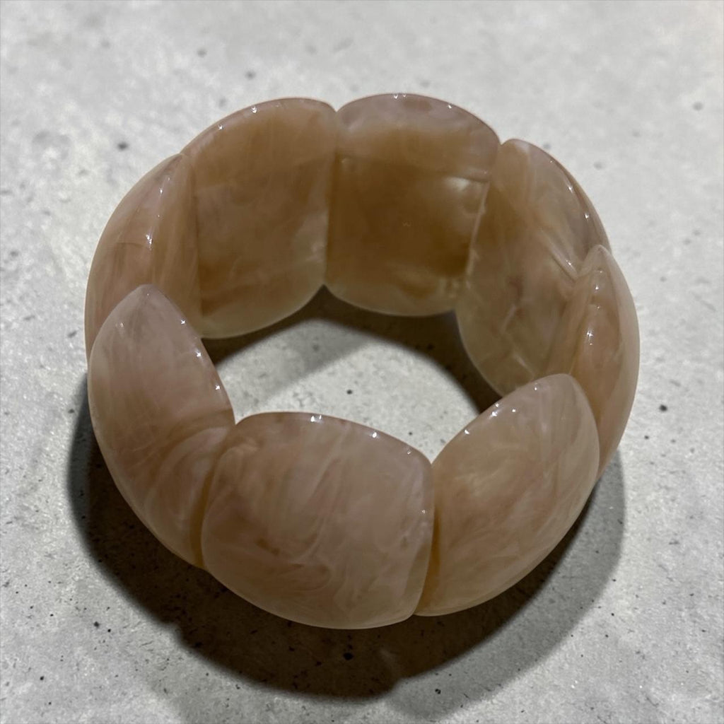 Elegant Beige, green Agates